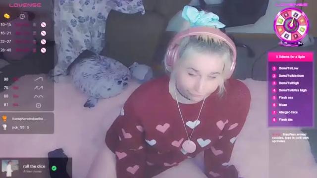 Image 4 of lil_alison_heart Stream on Chaturbate on 15 months ago
