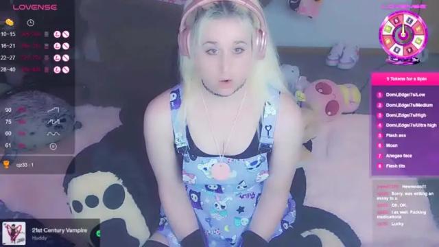 Image 2 of lil_alison_heart Stream on Chaturbate on 15 months ago