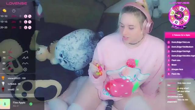 Image 2 of lil_alison_heart Stream on Chaturbate on 13 months ago