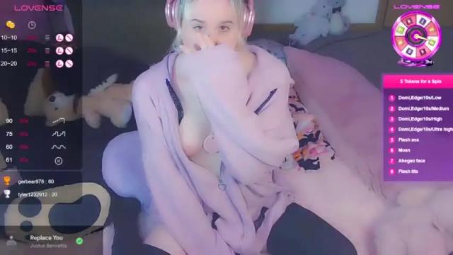 Image 2 of lil_alison_heart Stream on Chaturbate on 13 months ago