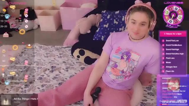 Image 8 of lil_alison_heart Stream on Chaturbate on 12 months ago