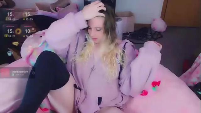 Image 2 of lil_alison_heart Stream on Chaturbate on 2 months ago