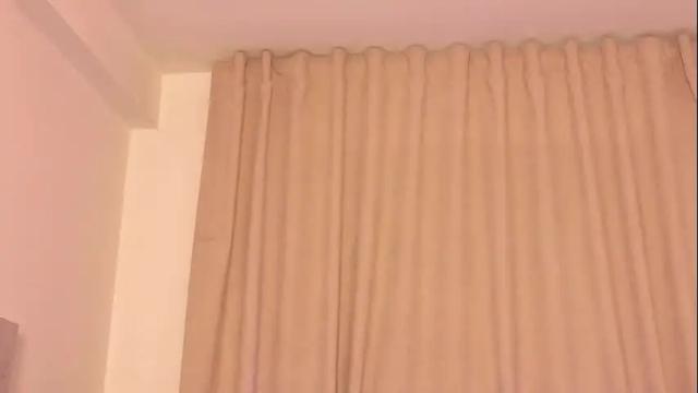 Image 2 of lil_bella_g Stream on Chaturbate on 12 days ago