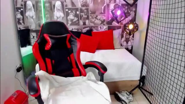 Image 11 of lil_cey Stream on Chaturbate on 2 months ago