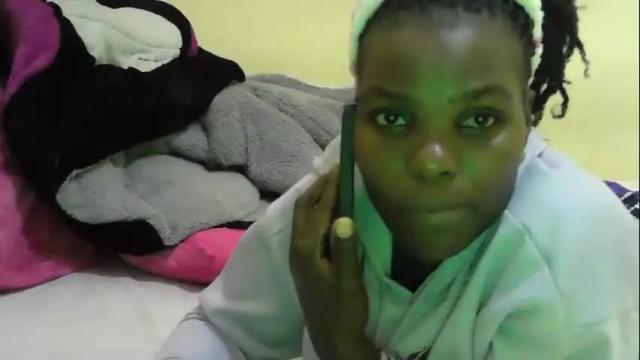 Image 7 of lil_donna Stream on Chaturbate on 17 days ago