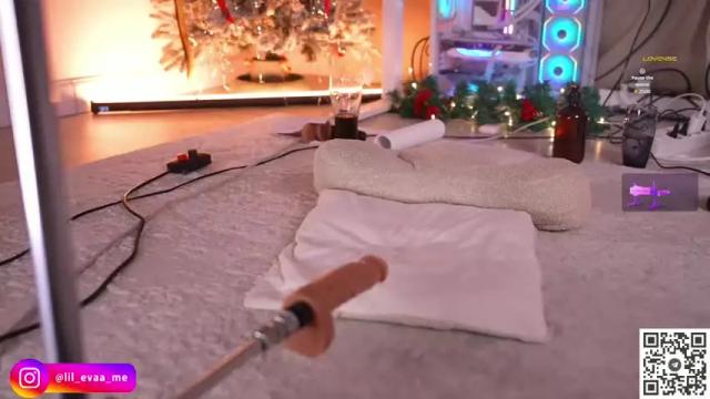 Image 3 of lil_eva Stream on Chaturbate on 3 days ago