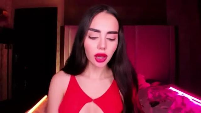 Image 2 of lil_gabbyg Stream on Chaturbate on 13 months ago