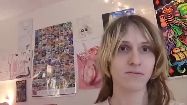 Image 8 of lil_gem Stream on Chaturbate on 13 months ago