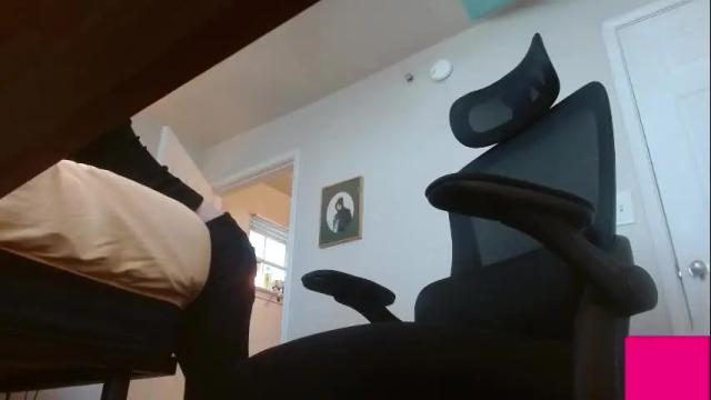 Image 4 of lil_gem Stream on Chaturbate on 2 months ago
