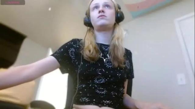 Image 2 of lil_gem Stream on Chaturbate on 7 days ago