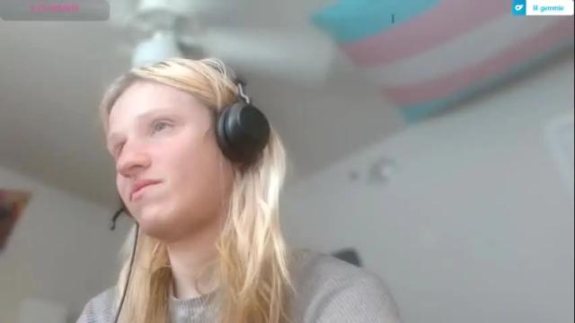 Image 10 of lil_gem Stream on Chaturbate on 2 months ago