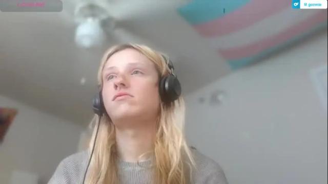 Image 11 of lil_gem Stream on Chaturbate on 2 months ago