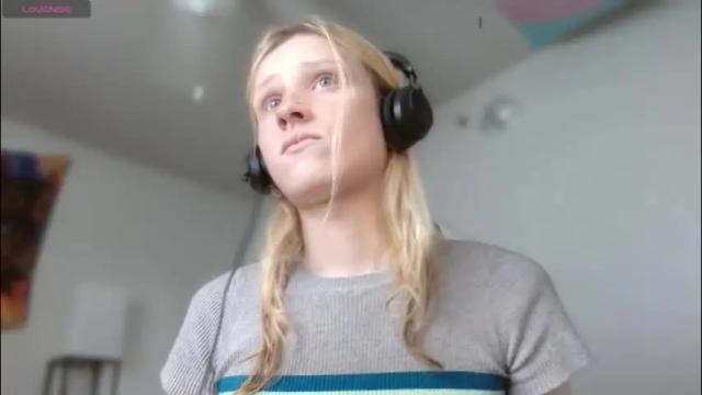 Image 10 of lil_gem Stream on Chaturbate on 2 months ago