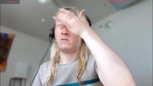 Image 11 of lil_gem Stream on Chaturbate on 2 months ago