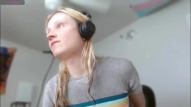 Image 2 of lil_gem Stream on Chaturbate on 2 months ago