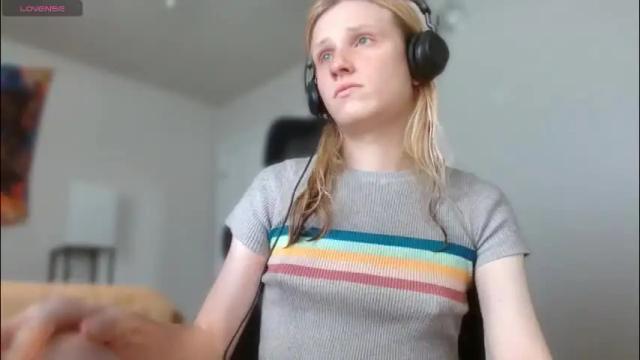Image 4 of lil_gem Stream on Chaturbate on 2 months ago