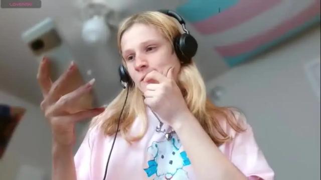 Image 4 of lil_gem Stream on Chaturbate on 2 months ago