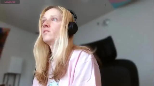 Image 6 of lil_gem Stream on Chaturbate on 2 months ago