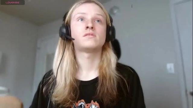 Image 2 of lil_gem Stream on Chaturbate on 2 months ago