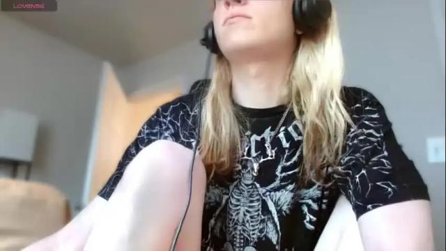 Image 12 of lil_gem Stream on Chaturbate on 2 months ago