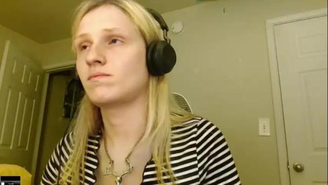 Image 4 of lil_gem Stream on Chaturbate on 1 month ago