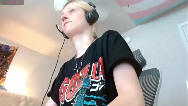 Image 4 of lil_gem Stream on Chaturbate on 1 month ago