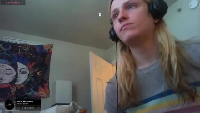 Image 2 of lil_gem Stream on Chaturbate on 1 month ago