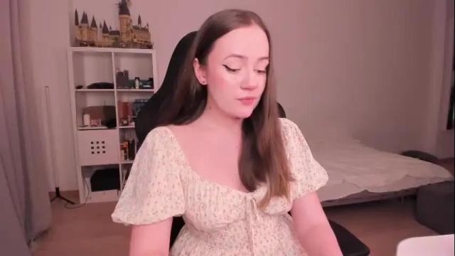 Image 12 of lil_happiness Stream on Chaturbate on 2 months ago