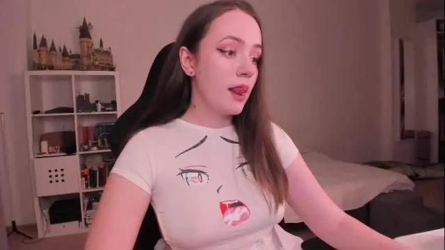 Image 4 of lil_happiness Stream on Chaturbate on 2 months ago
