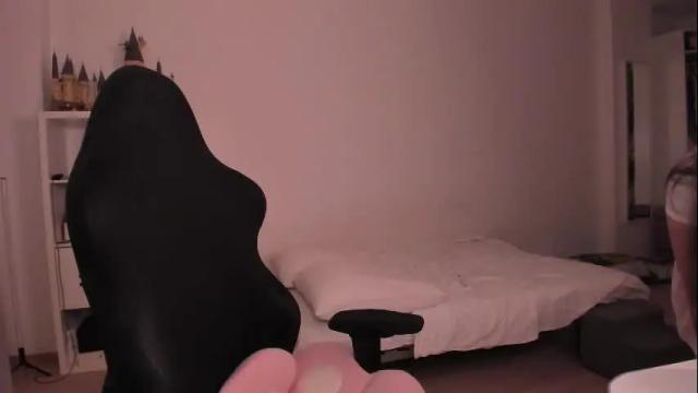 Image 7 of lil_happiness Stream on Chaturbate on 2 months ago