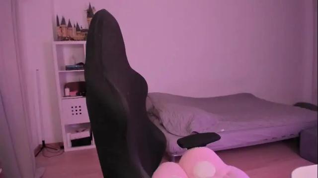 Image 7 of lil_happiness Stream on Chaturbate on 21 days ago
