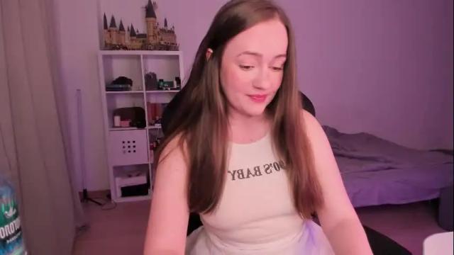Image 12 of lil_happiness Stream on Chaturbate on 13 days ago