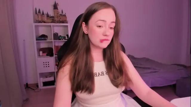 Image 2 of lil_happiness Stream on Chaturbate on 13 days ago