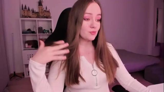 Image 4 of lil_happiness Stream on Chaturbate on 6 days ago