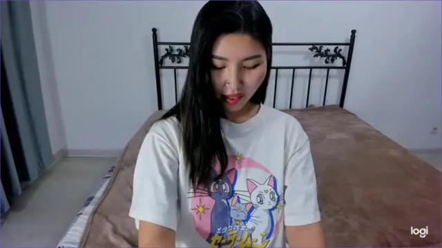 Image 6 of lil_lin0 Stream on Chaturbate on 17 months ago