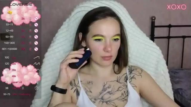 Image 11 of lil_luna_x Stream on Chaturbate on 13 months ago