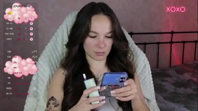 Image 2 of lil_luna_x Stream on Chaturbate on 21 days ago