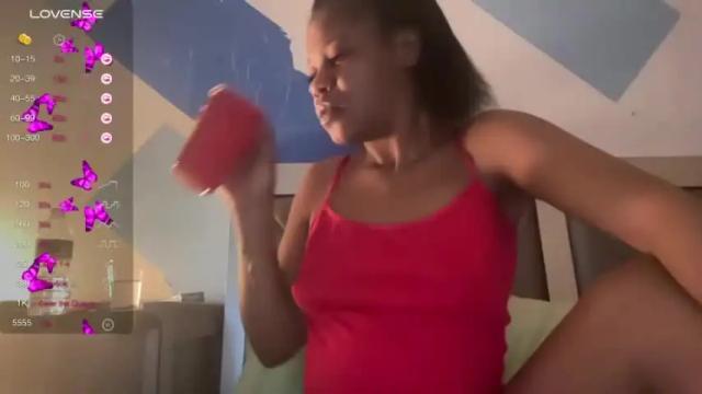 Image 2 of lil_momma422 Stream on Chaturbate on 14 months ago