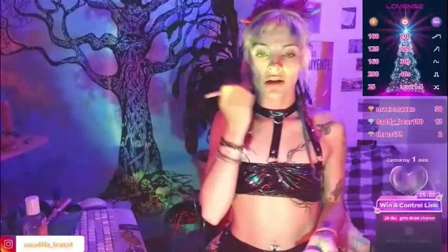 Image 6 of lila_bratz Stream on Chaturbate on 23 days ago