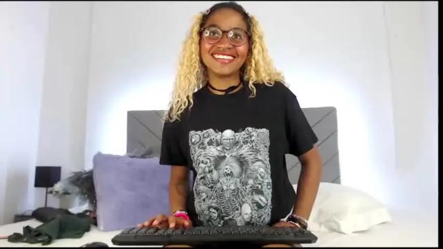Image 4 of liladancehotqs Stream on Chaturbate on 14 months ago