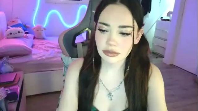 Image 10 of lilbina Stream on Chaturbate on 24 days ago