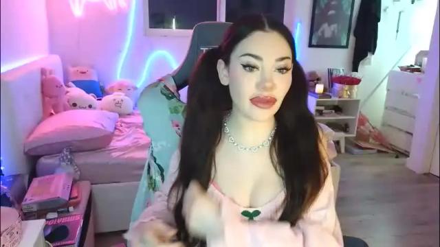 Image 10 of lilbina Stream on Chaturbate on 20 days ago