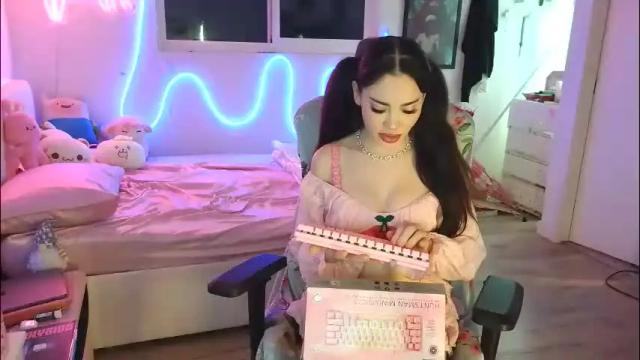 Image 2 of lilbina Stream on Chaturbate on 20 days ago