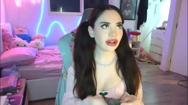 Image 7 of lilbina Stream on Chaturbate on 20 days ago