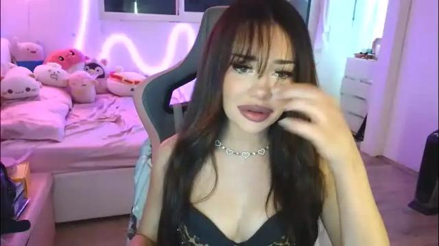 Image 10 of lilbina Stream on Chaturbate on 8 days ago