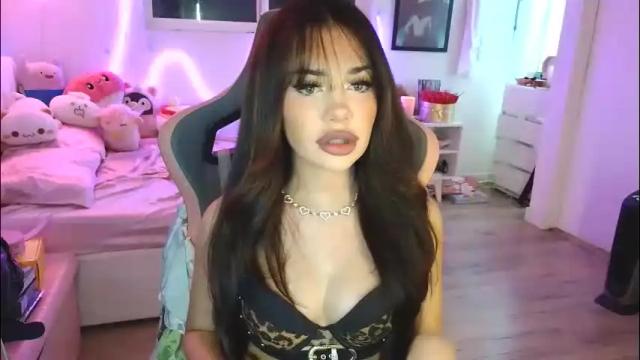 Image 7 of lilbina Stream on Chaturbate on 8 days ago