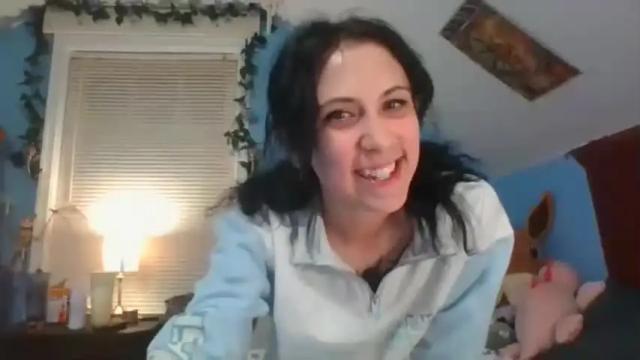 Image 2 of lilfallingangel Stream on Chaturbate on 12 months ago