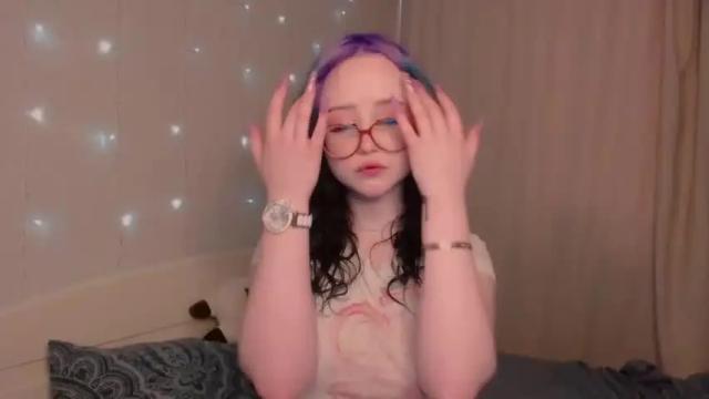 Image 2 of lilhornyprincess Stream on Chaturbate on 12 months ago