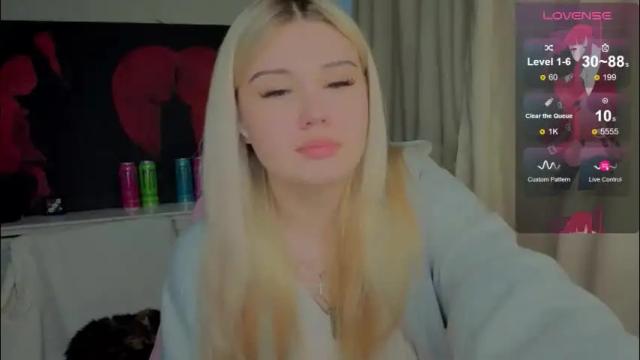 Image 4 of lilhornyprincess Stream on Chaturbate on 17 days ago