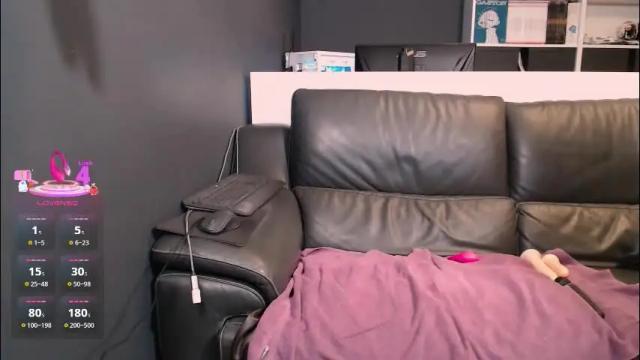 Image 12 of lili_bertine Stream on Chaturbate on 3 months ago